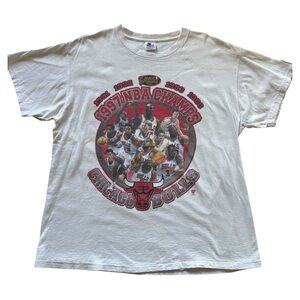 STARTER White Chicago Bulls Graphic Tee